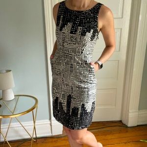 Skyline dress with cute back details